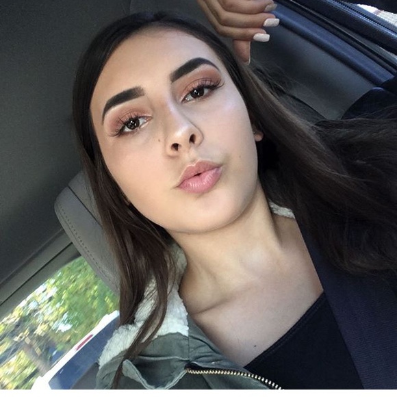 Meet your Posher, Linda - Picture 1 of 1